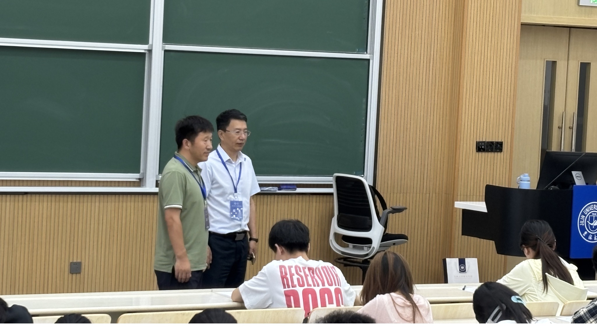 吉林大学原子与分子物理研究所开展2025-2026学年第二学期期末巡考工作
